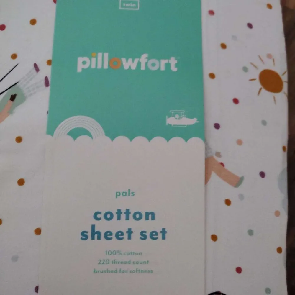 100 % cotton Twin size Pillowfort sheet set for kids Pals Multicolor Beautiful
